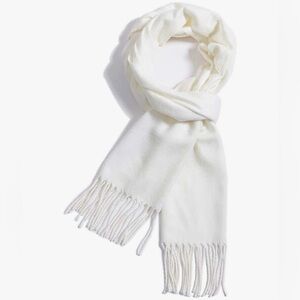 Elegant Ivory Scarf
Cashmere feel
100% Viscosa